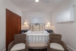 1 habitación, tabla de planchar con plancha, wifi gratis y ropa de cama 