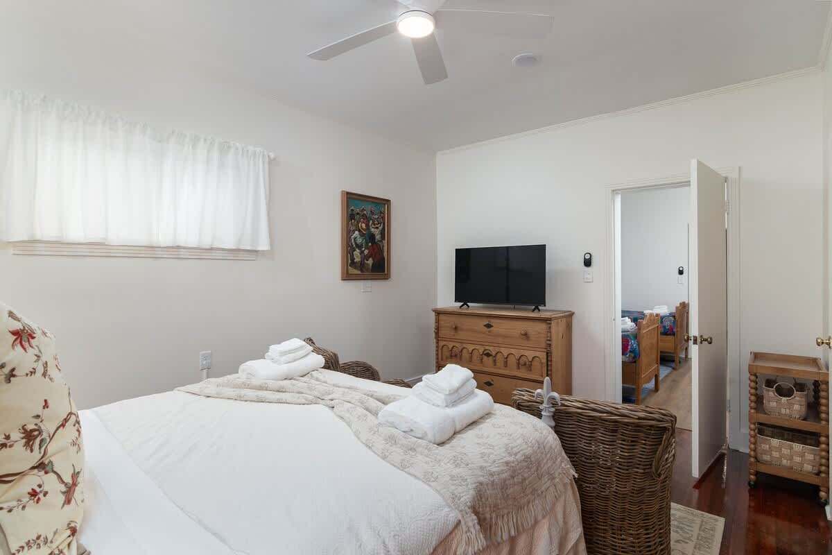 1 bedroom, iron/ironing board, free WiFi, bed sheets