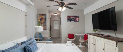 Bügeleisen/Bügelbrett, kostenloses WLAN, Bettwäsche