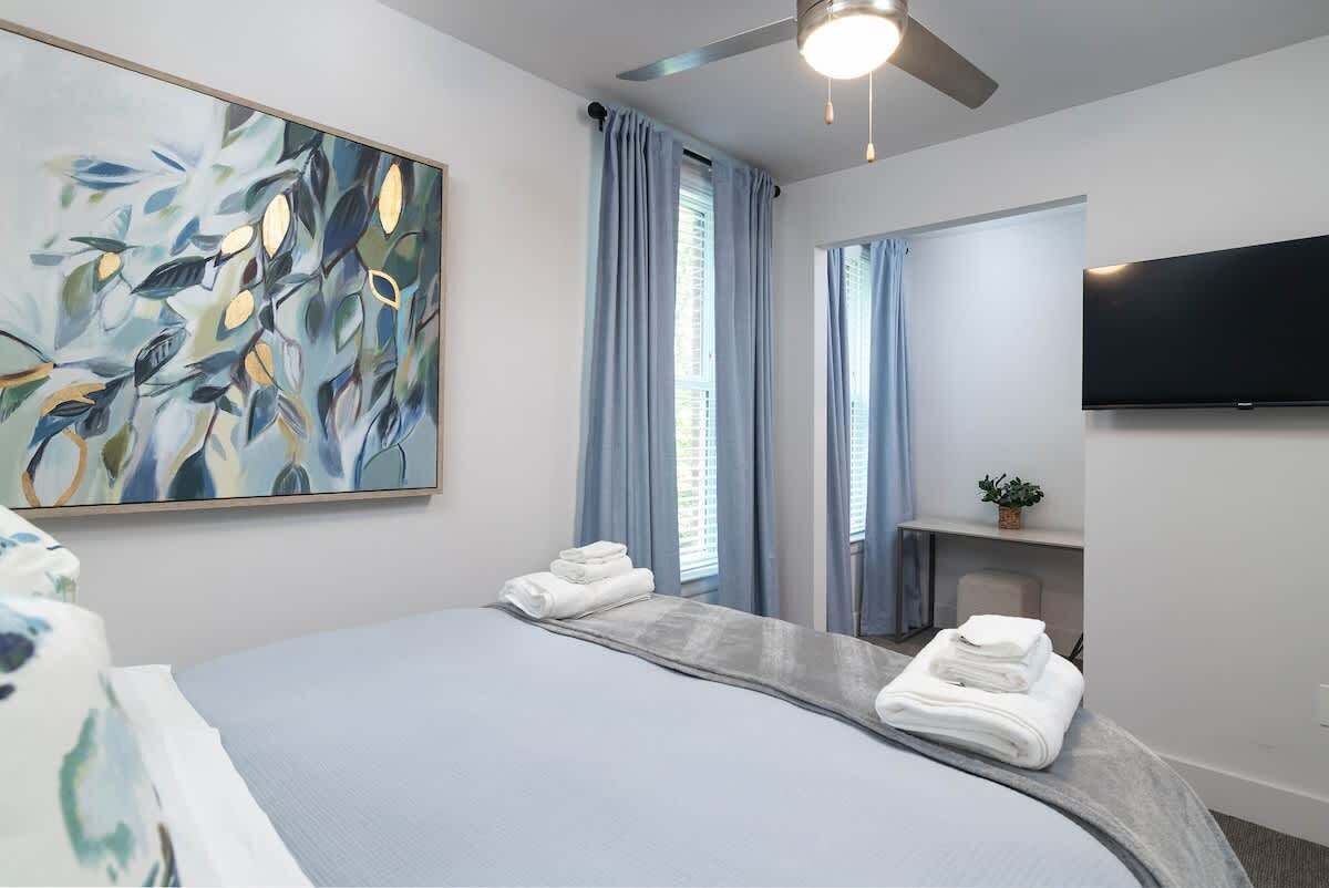 3 bedrooms, iron/ironing board, free WiFi, bed sheets