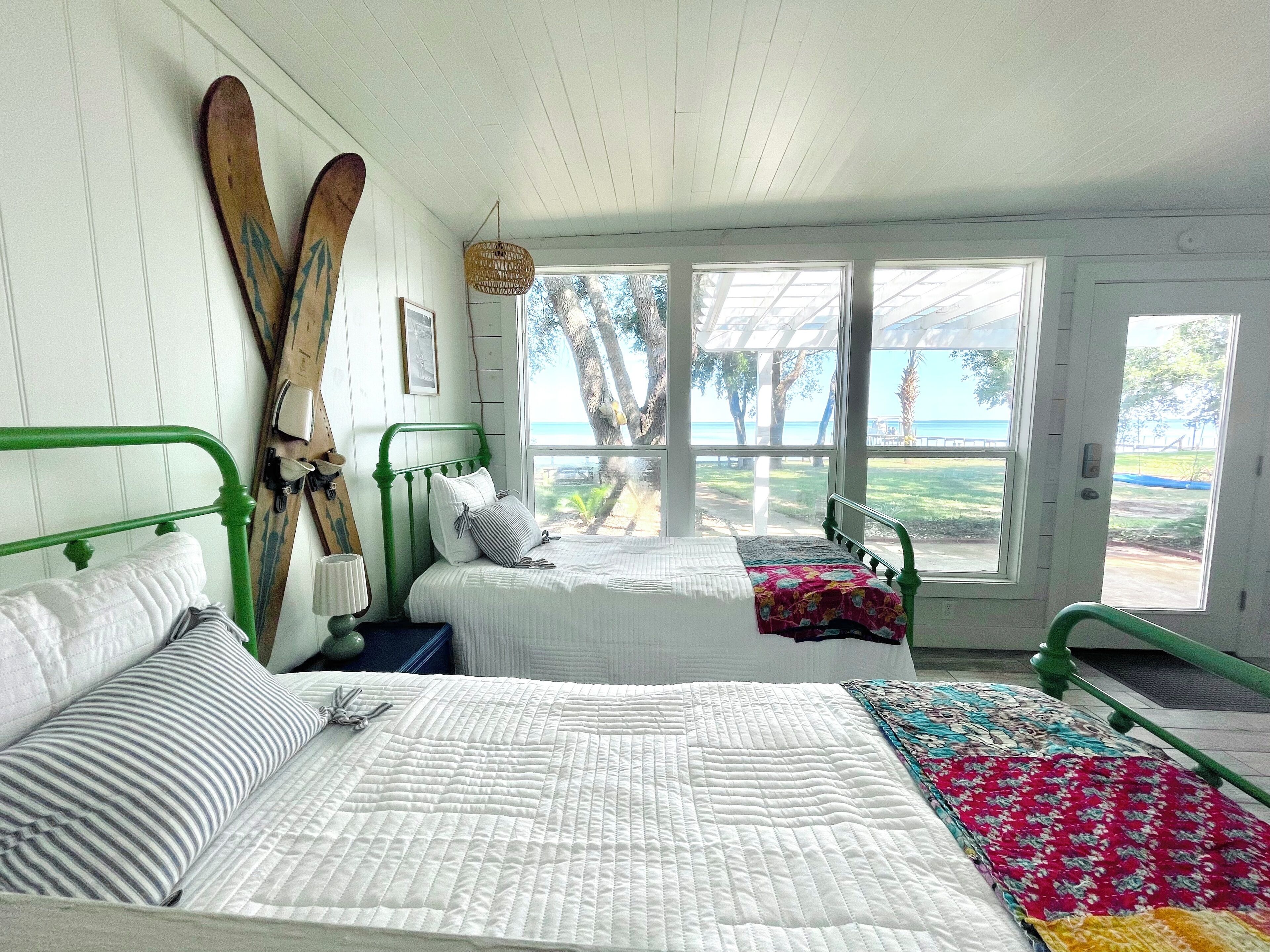 4 chambres, fer et planche à repasser, Wi-Fi, draps fournis