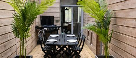 Family Apartment, 3 Bedrooms, Kitchen | Terrace/patio