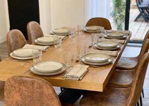 Family Apartment, 3 Bedrooms, Kitchen | Private kitchen | Full-sized fridge, microwave, oven, stovetop - Apart'Moment EN GROUPE - La Terrasse Victor Hugo (Saint-Omer)