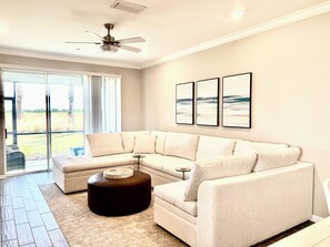 Living area - Better than New 2 Bedroom / 2 Bath Condo with Den and great community pool! (Fort Myers)