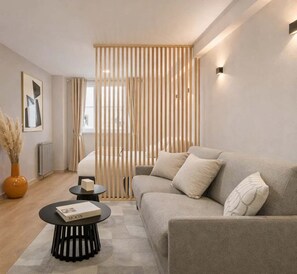 TV, offices - Montmartre studio with elevator access (Paris)