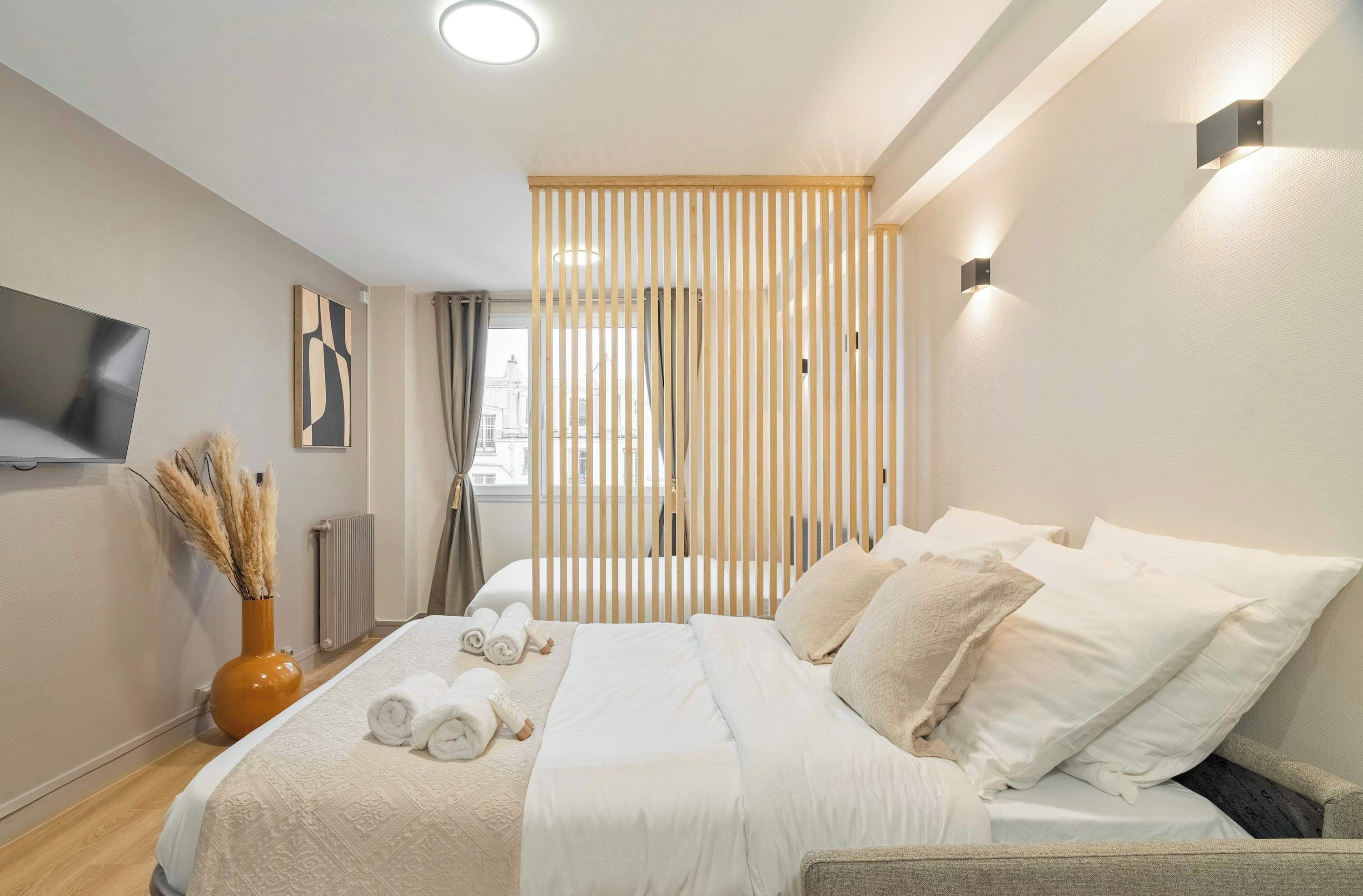 熨斗/熨衣板、旅行婴儿床、床单