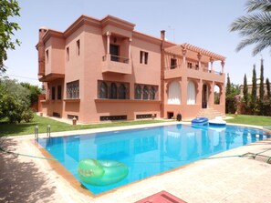 Pool - Large villa with private garden and pool, ideal for families and friends. (Marrakech)