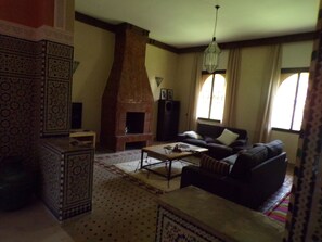 Living area - Large villa with private garden and pool, ideal for families and friends. (Marrakech)