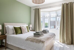 Fer et planche à repasser, accès à Internet, literie fournie