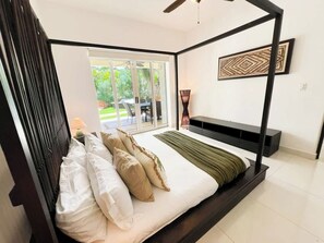 Tabla de planchar con plancha, wifi, ropa de cama