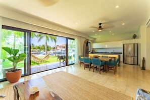 Dining - Luxe Marinafront Apartment w/ Pool & Hammock (Puerto Aventuras)