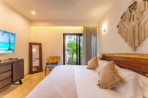 Iron/ironing board, travel cot, WiFi, bed sheets - Luxe Marinafront Apartment w/ Pool & Hammock (Puerto Aventuras)