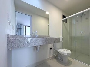 淋浴設備、提供毛巾、番梘、洗頭水