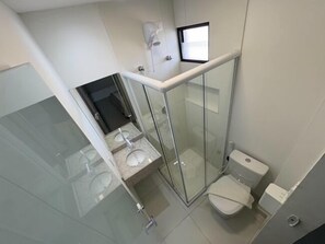 淋浴設備、提供毛巾、番梘、洗頭水