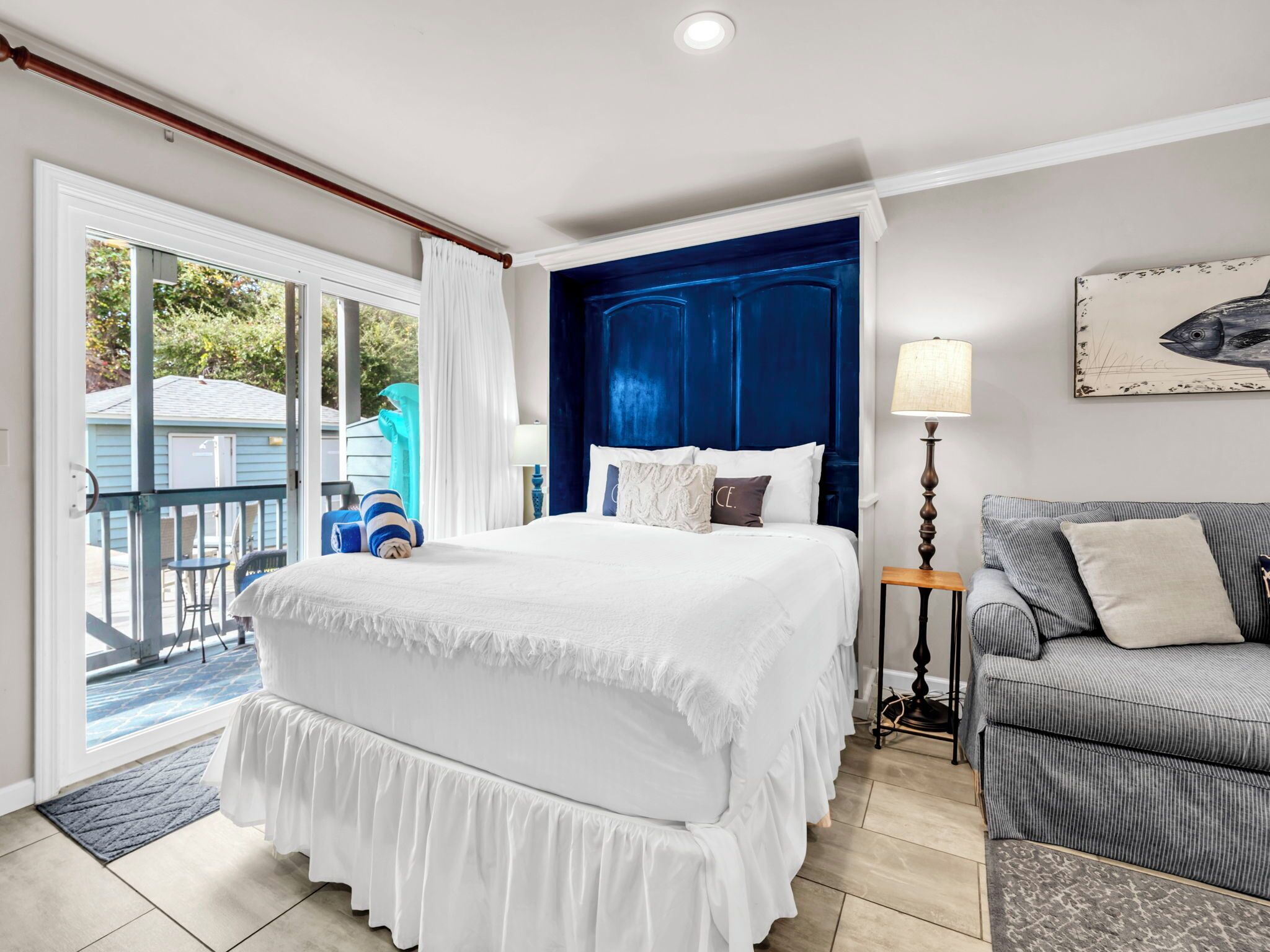 Iron/ironing board, free WiFi, bed sheets