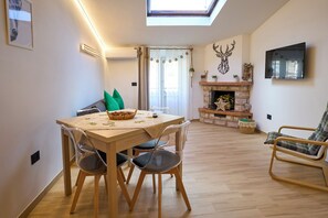 House, Balcony, Mountain View | Living area | TV - Casa Vacanze Nonna Bambina (Palena)