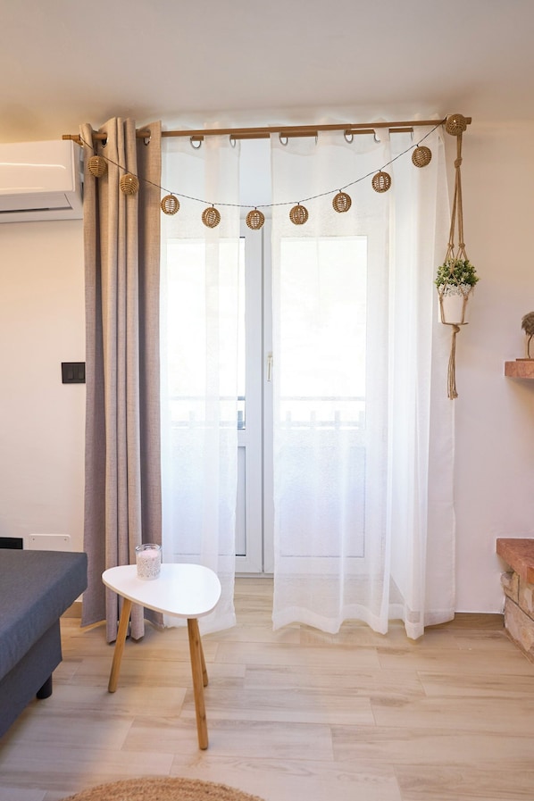 House, Balcony, Mountain View | Living area | TV - Casa Vacanze Nonna Bambina (Palena)