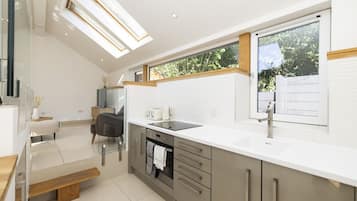 Fridge, microwave, dishwasher, toaster