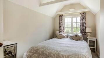 3 bedrooms, individually decorated, individually furnished, free WiFi