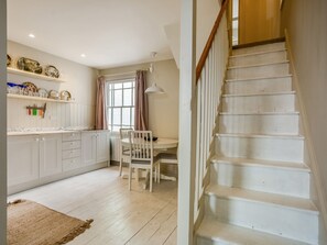 Interior - 8 Mariners Terrace (Chichester)