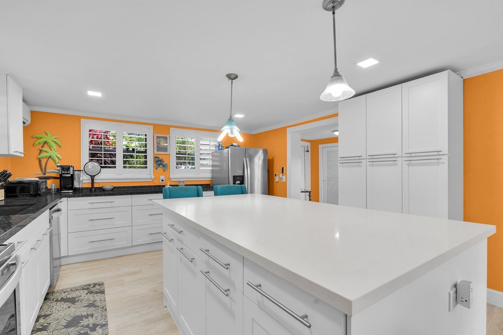 Herdplatte, Wasserkocher mit Kaffee-/Teezubehör