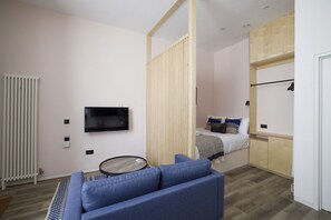 1 bedroom, iron/ironing board - Argyl | Abbey Gate: Studio 11 (Edinburgh)