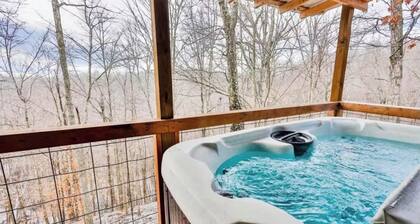 Secluded 2 Bedroom Timber Ridge Cabin- Hot Tub, Lake Boat Ramp 1 Mile, Fishing