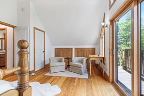 Interior - Charming Lakeside Cottage Retreat — Cozy, Quiet & Close to Town (Lakefield)