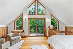 WiFi, bed sheets - Charming Lakeside Cottage Retreat — Cozy, Quiet & Close to Town (Lakefield)