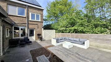 House, 4 Bedrooms, Garden View | Terrace/patio