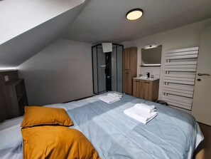 Cortinas blackout, ferros/tábuas de passar roupa, Wi-Fi de cortesia