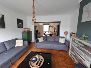 Ferienhaus, 4 Schlafzimmer, Gartenblick | Wohnbereich
