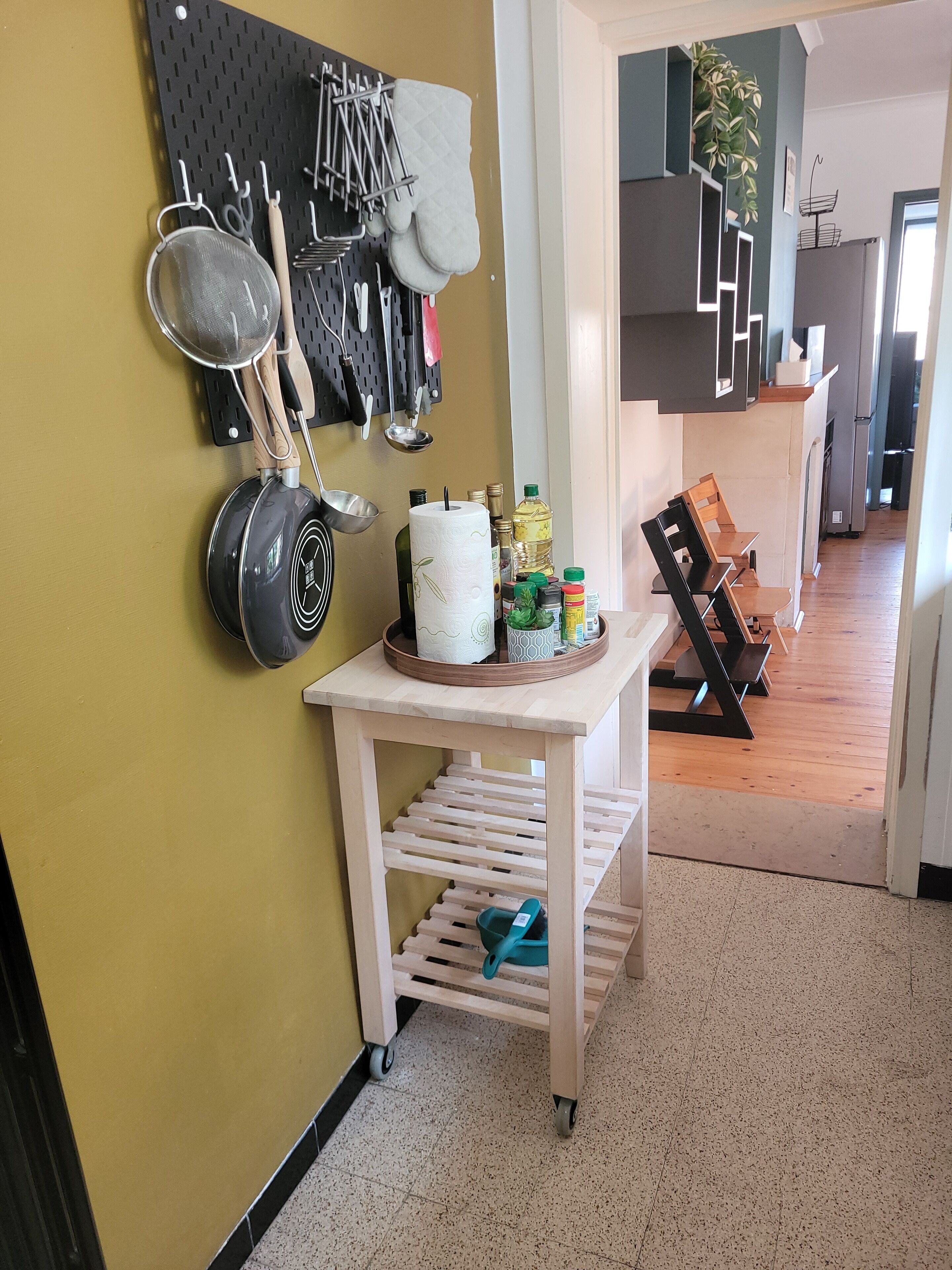 Electric kettle, toaster, highchair