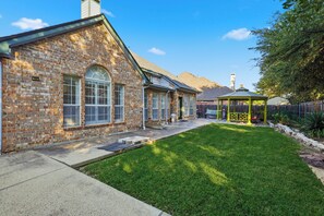 Exterior - Corporate and Travel Nursing - 30-day minimum stay; Enjoy being in the DFW area (Arlington)