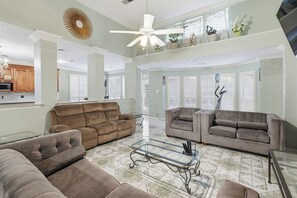 Living area - World Cup 2026 - Dallas: Minimum 30-day stay; Enjoy proximity to AT&T Stadium (Arlington)