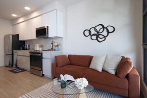 Living area - Soho Vibes In The Heart Of Santa Monica (Santa Monica)