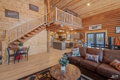 The Wyoming - 4 bedroom cabin