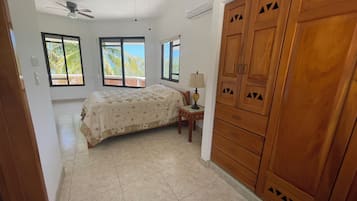 2 bedrooms, internet, bed sheets