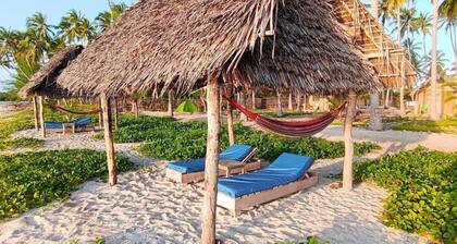 Feet-in-the-sand Bungalows Mafia Island - 2354