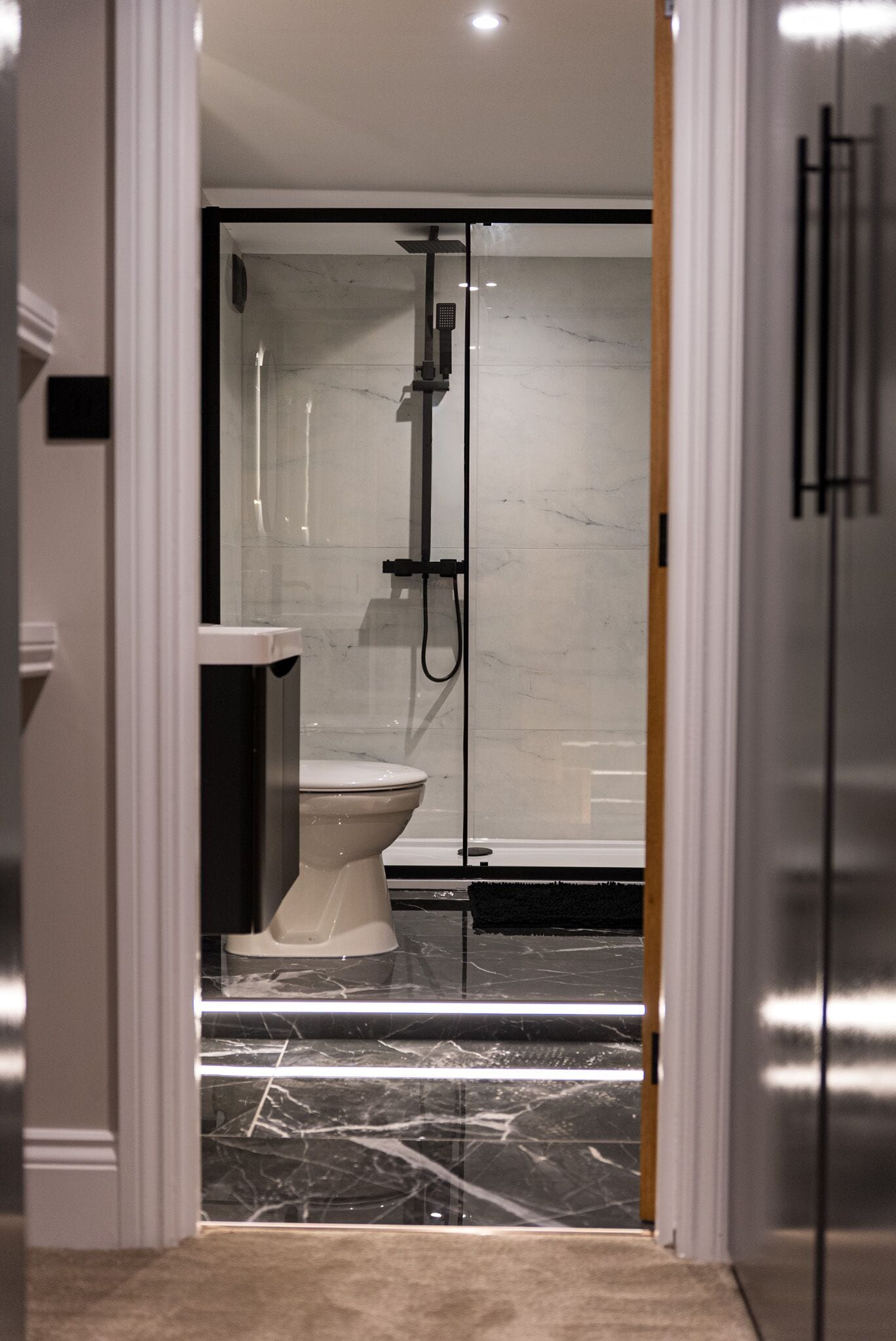 Family Apartment | Bathroom