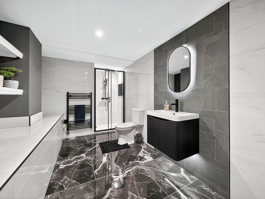 Deluxe Apartment, Ensuite | Bilik Mandi | Pancuran mandi, kelengkapan dandanan diri percuma, tuala disediakan