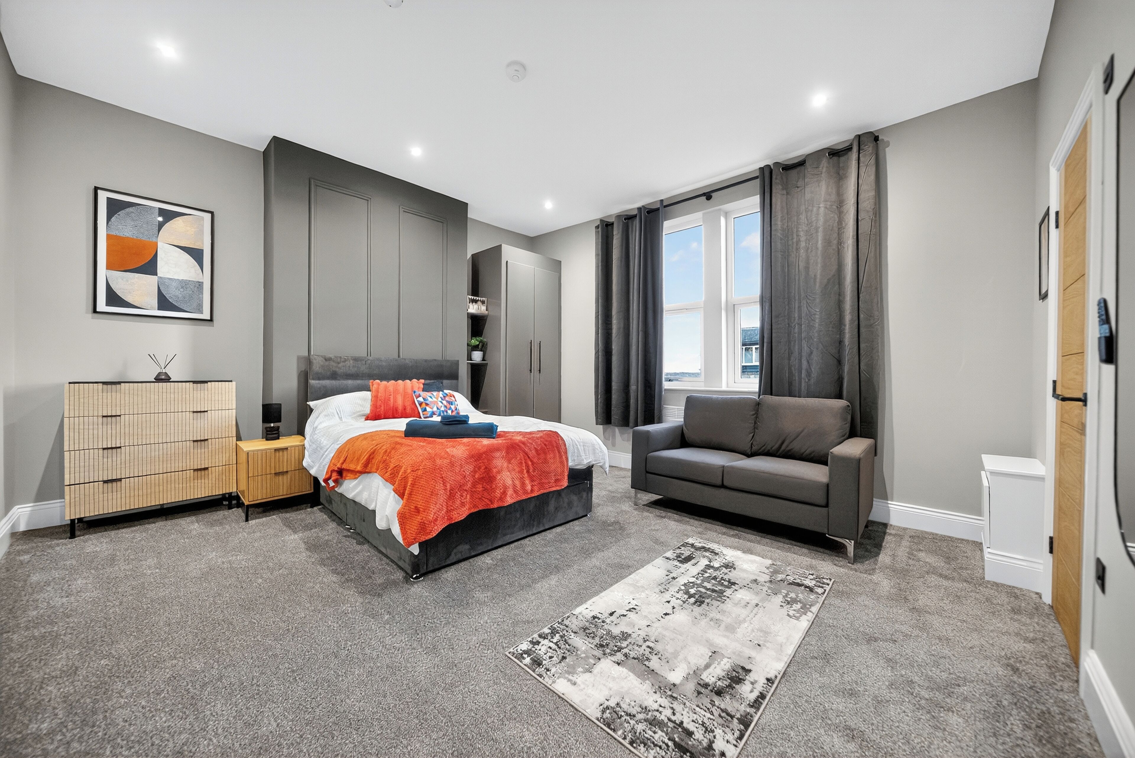 Laptop workspace, free WiFi