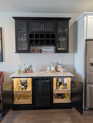 Interior - Queen City Castle - Spacious 3-bedroom townhome w Rooftop Terrace & City Views (Charlotte)