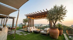 Terrace/patio - Unixx south pattaya - Two bedrooms apartment sea view with balcony all included (Pattaya City)