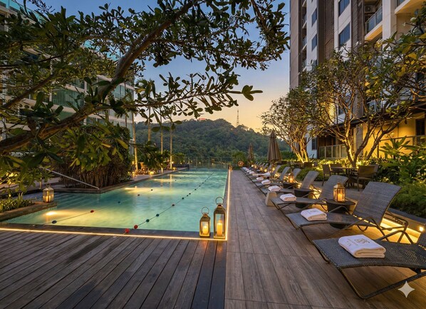 Pool - Unixx south pattaya - Two bedrooms apartment sea view with balcony all included (Pattaya City)