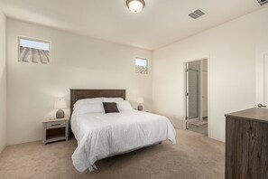 2 bedrooms, desk, WiFi, bed sheets