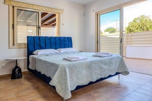 4 slaapkamers, een strijkplank/strijkijzer, gratis wifi, beddengoed