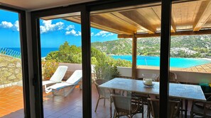 Dining - 80 m from the Beach•Sea at Your Feet -Free Parking- Casa Mariuccia Baja Sardinia (Baja Sardinia)