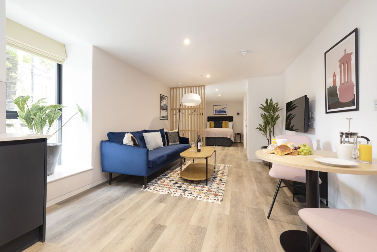 1 Schlafzimmer, Bügeleisen/Bügelbrett