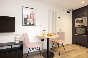 Dining - Argyl | Abbey Gate: Studio 5 (Edinburgh)